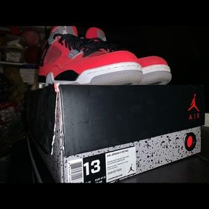 Toro Bravo 4 size 13